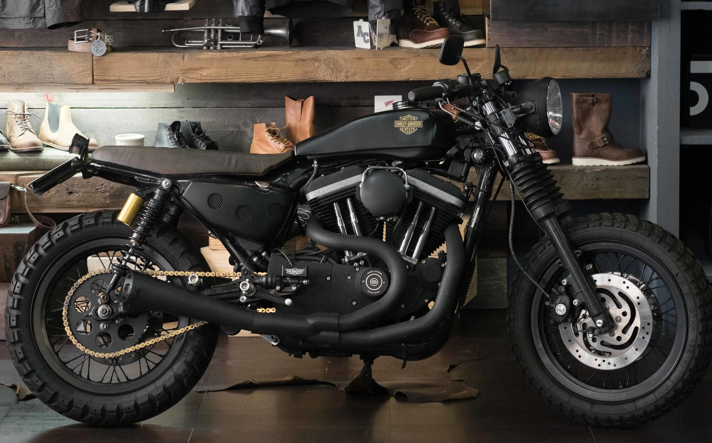 Marca: Harley Davidson Modello: 883R Prezzo: SOLD OUT 00 19