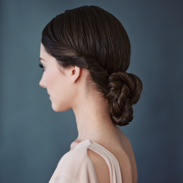 12 coiffures de mariée pour une robe dos nu — Chosen
