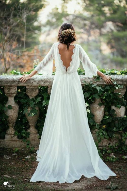 12 coiffures de mariées pour une robe dos nu