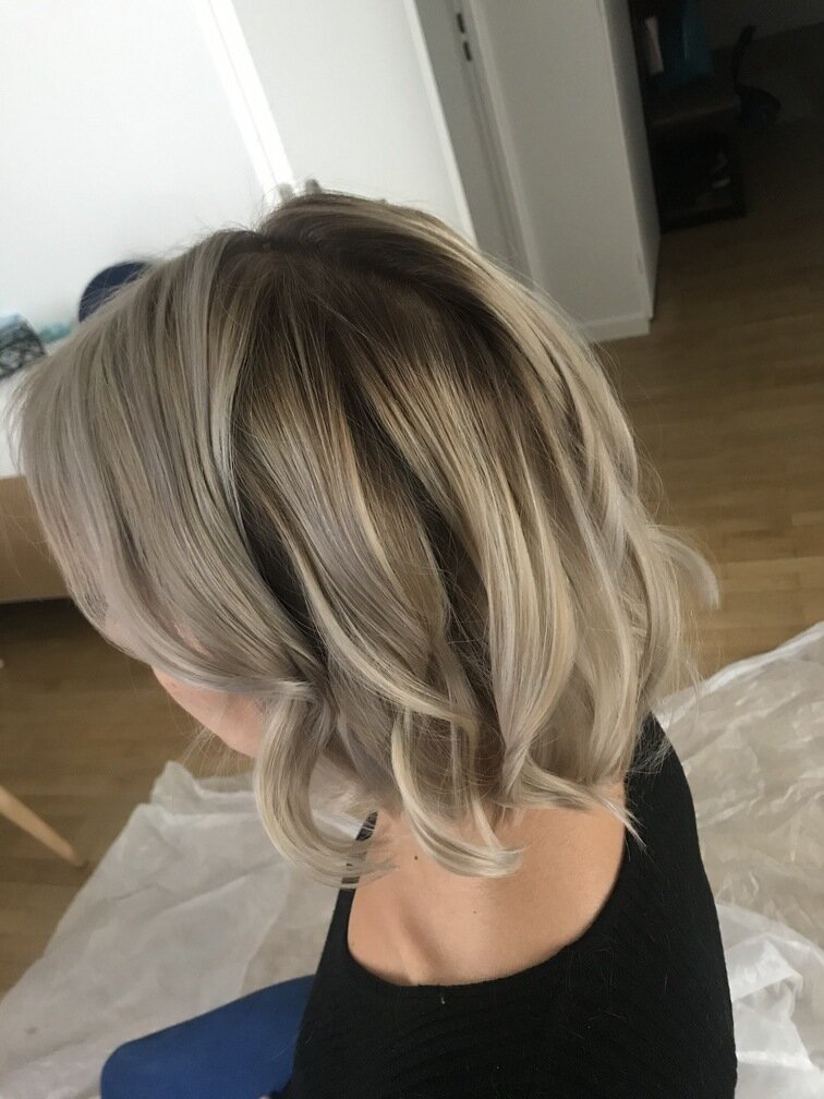 balayage blond cendré sur chatain foncé