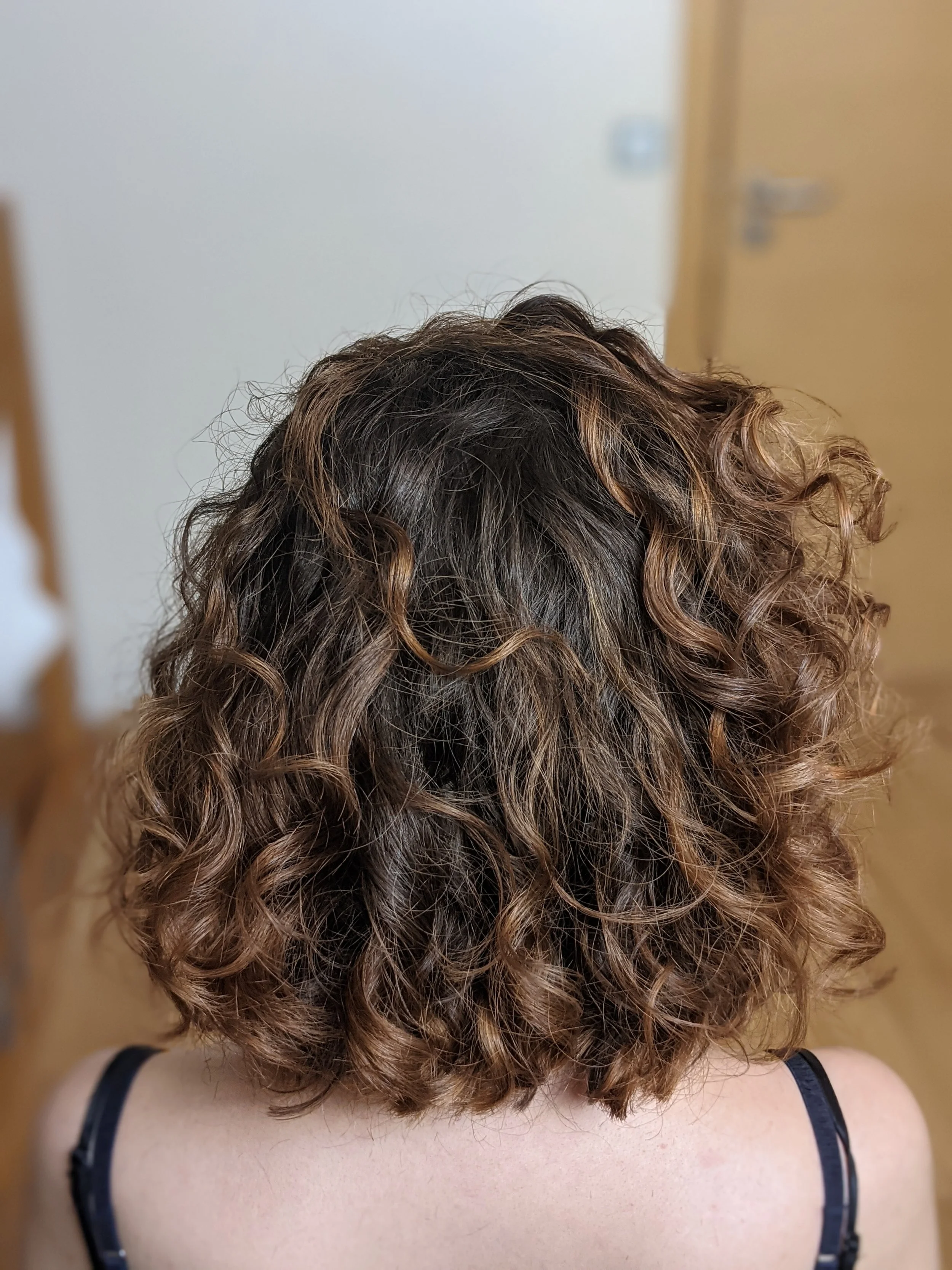 Carré Dégradé Cheveux Bouclés Mi Long