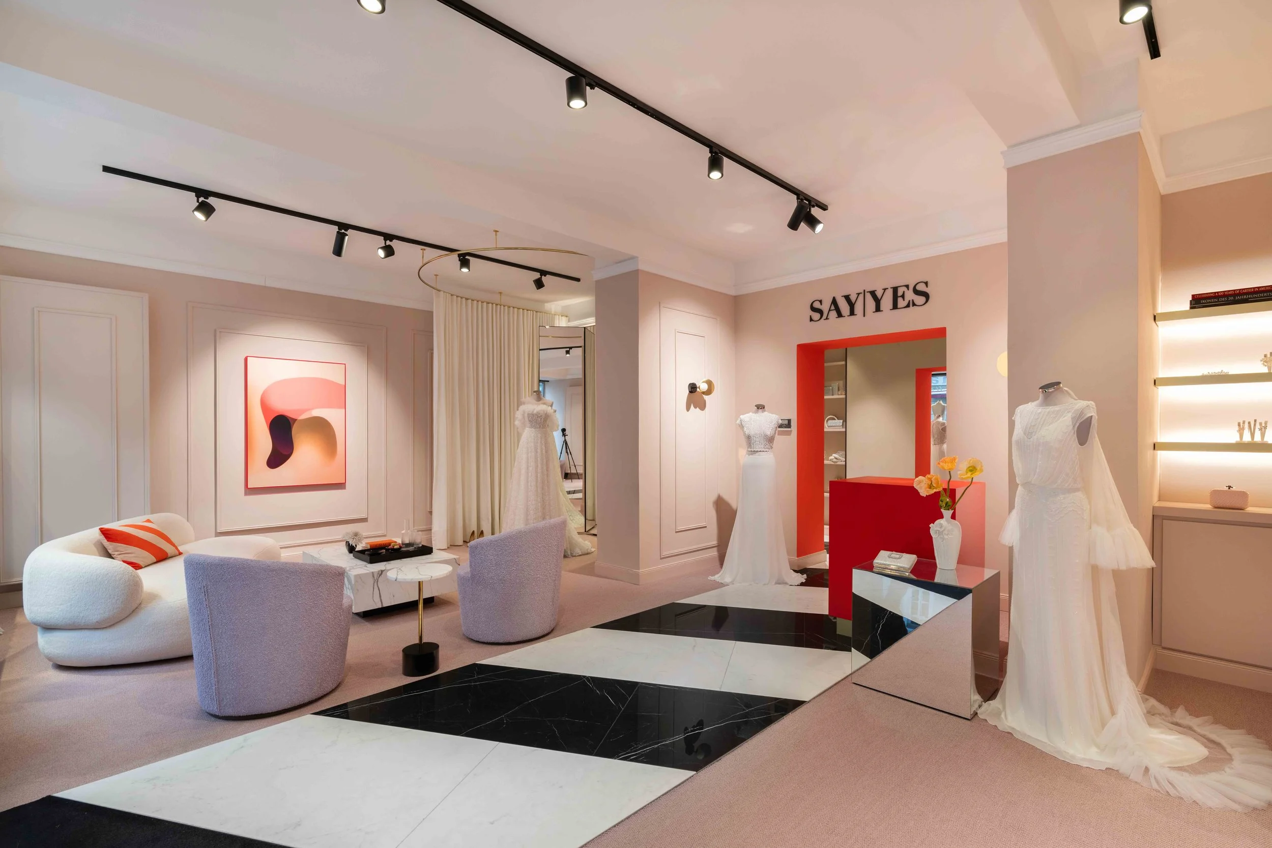 SAY YES - 18 Brautmode München stylish luxury elegant clean.jpg