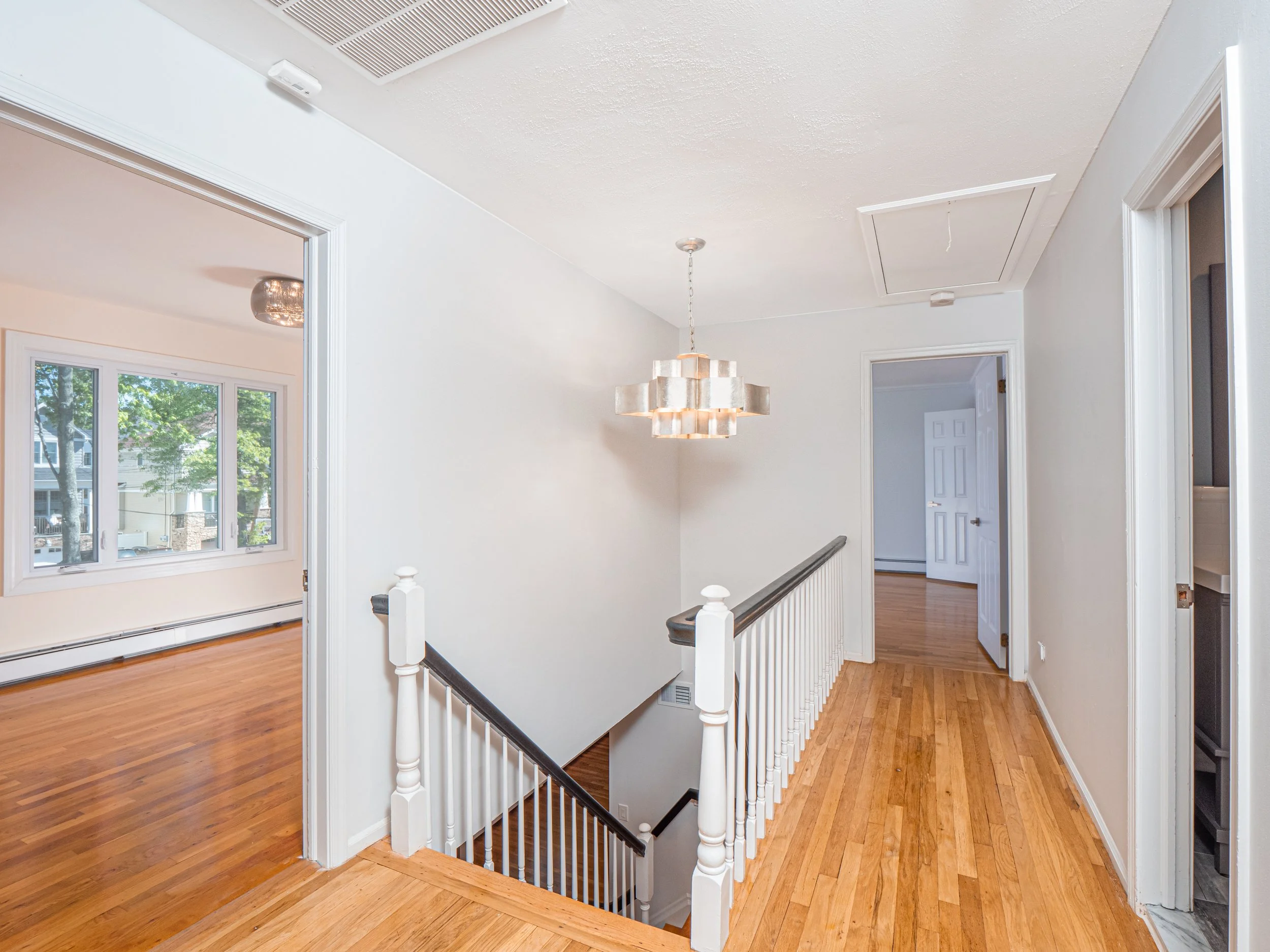 208 Pleasant Plains Ave — Mendoza Staten Island's Premier Real