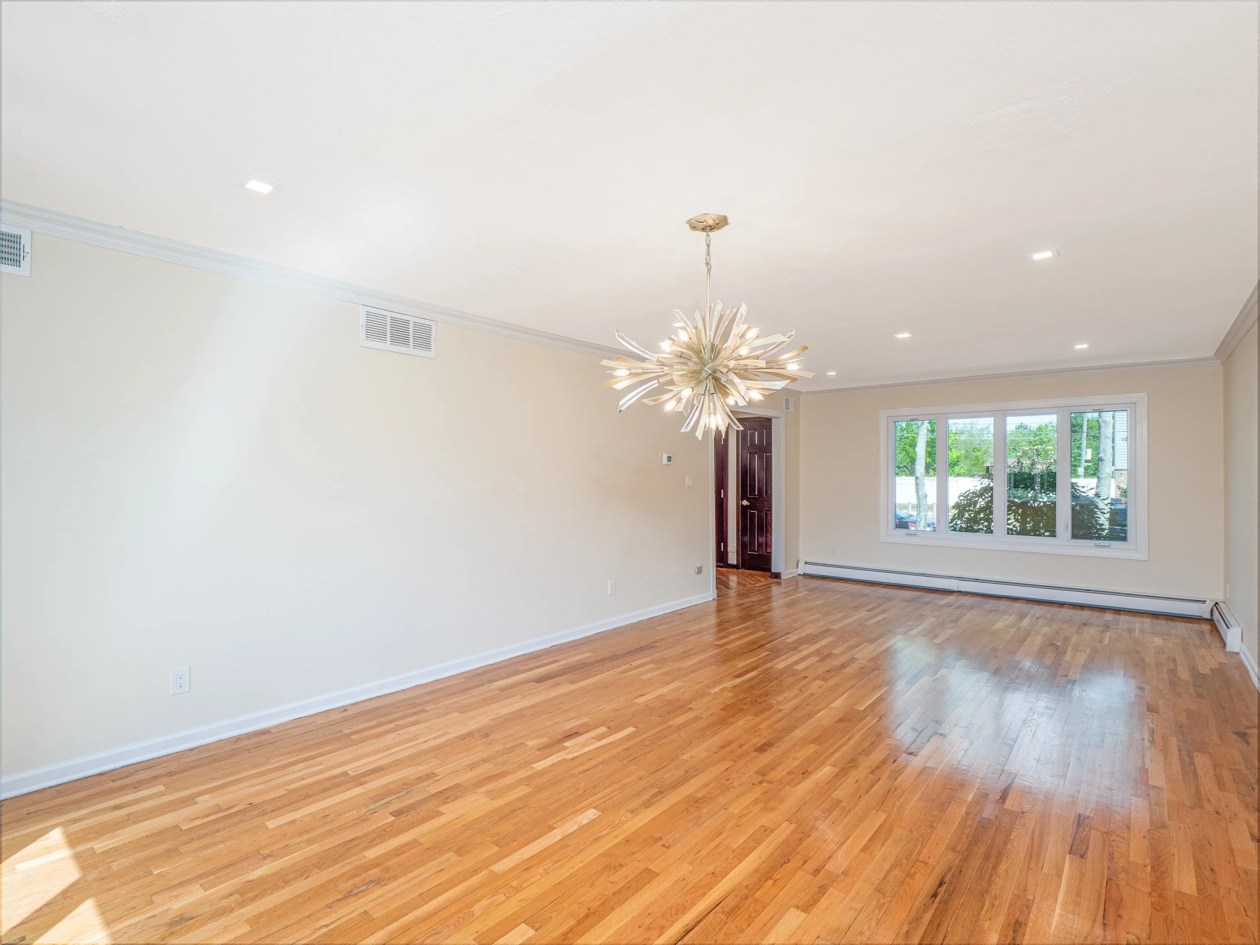 208 Pleasant Plains Ave — Mendoza Staten Island's Premier Real