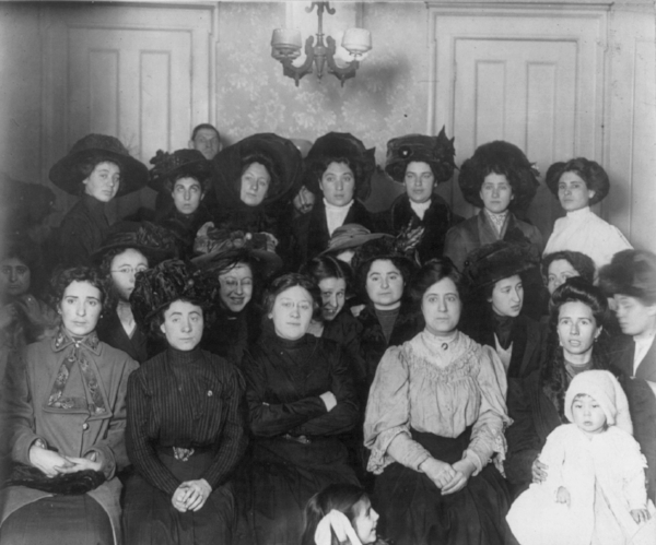 Group of women at the turn of the twentieth century