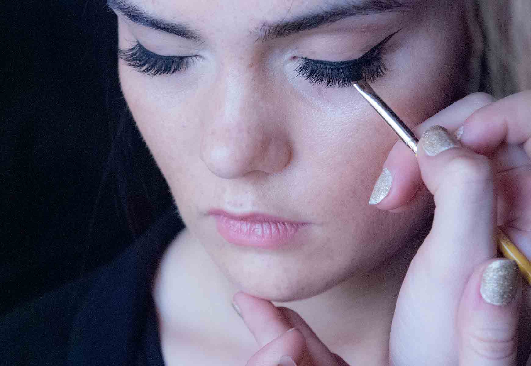 Winged Eyeliner Makeup Tutorial