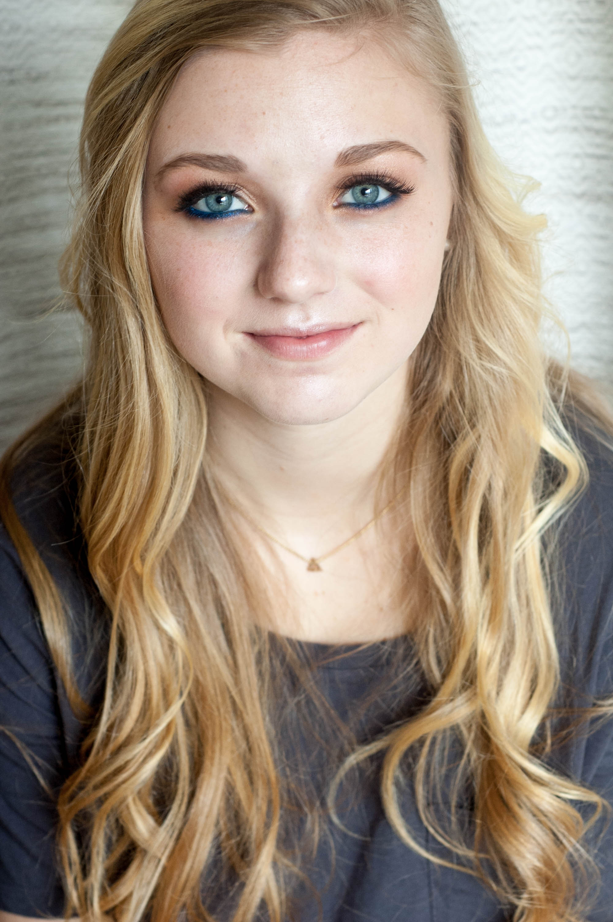 Bright Waterline Makeup Tutorial