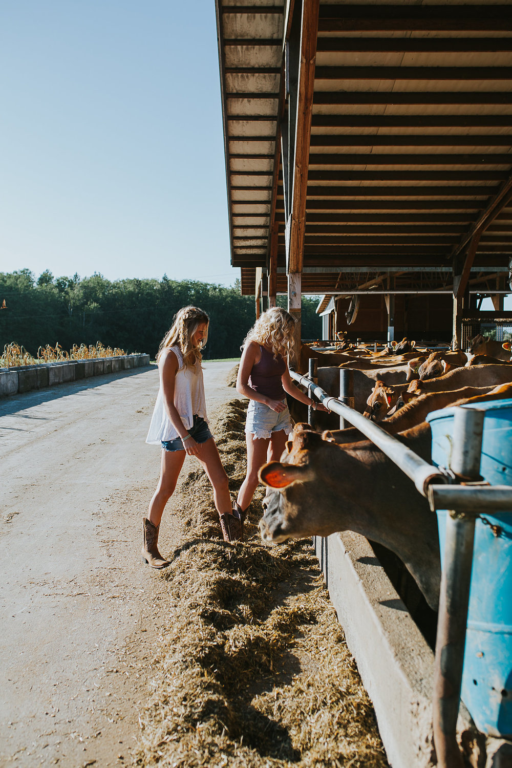Country Sisters growing up on a farm in the PNW
