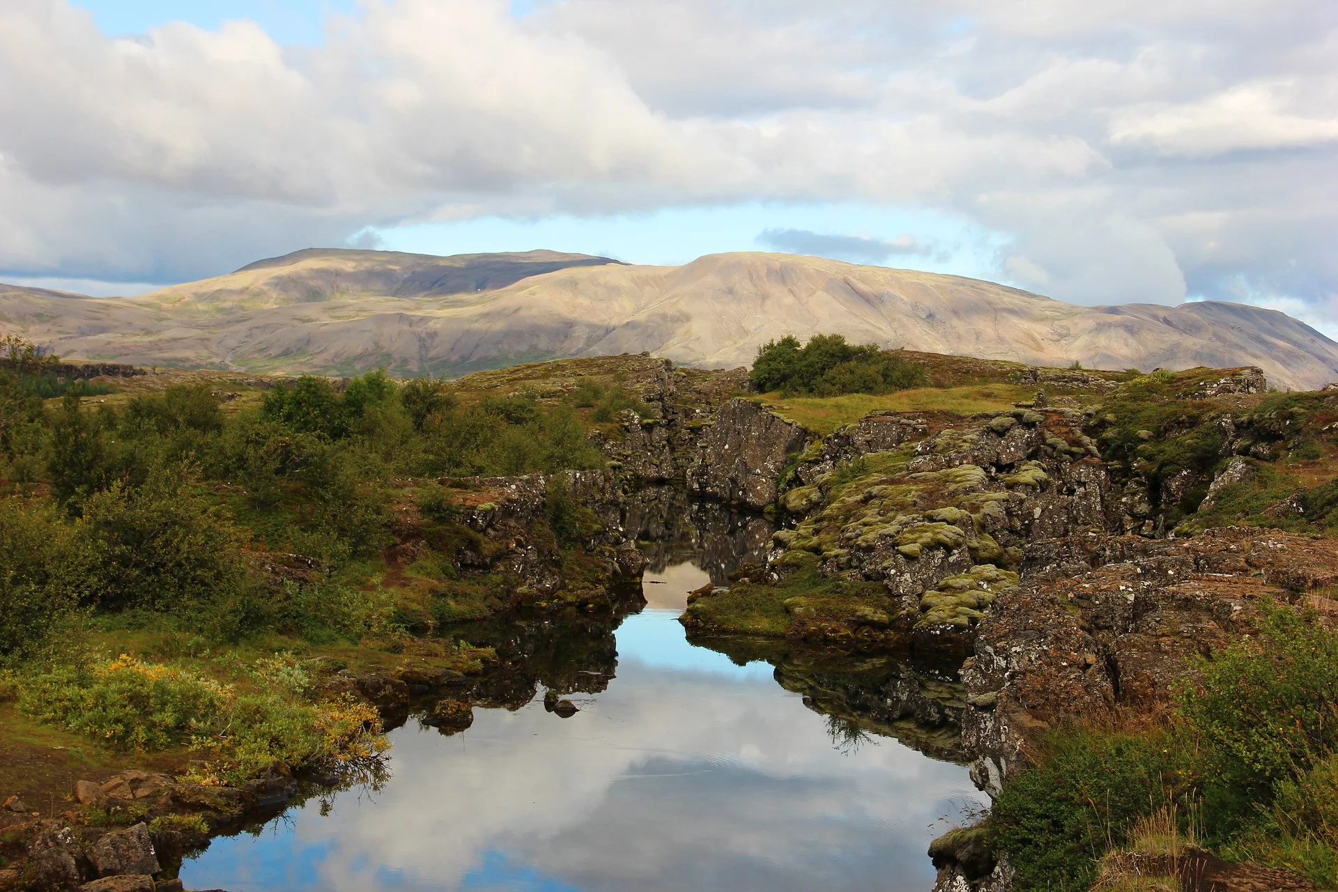 iceland-1009224_1920.jpg