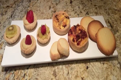 2015-10-petites-quiches-buffet.jpg