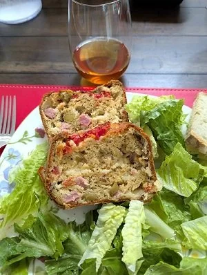 2025 08 21 cake olive jambon tranche 300.jpg