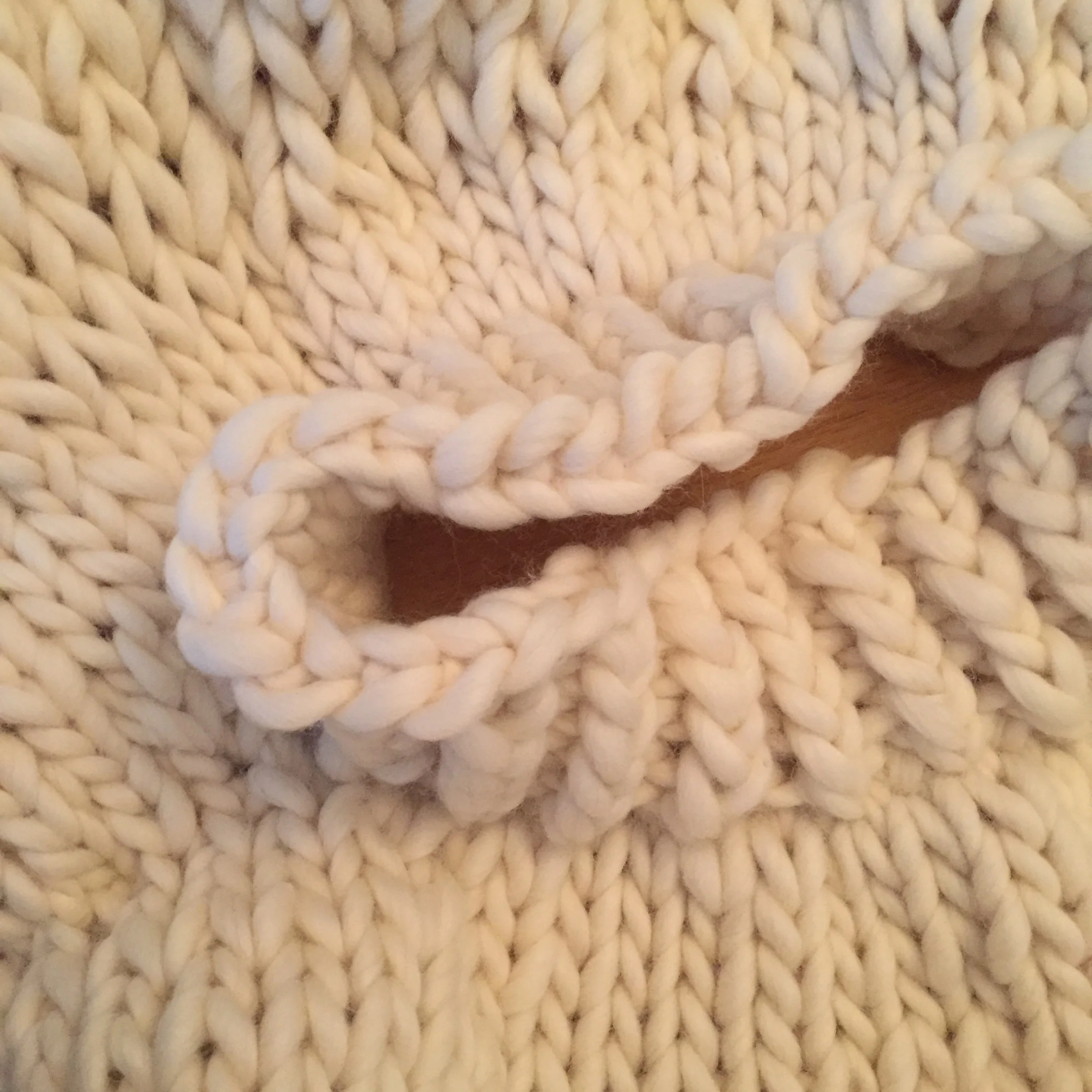  Decrease of gauge into neckband. 100% Peruvian wool. 