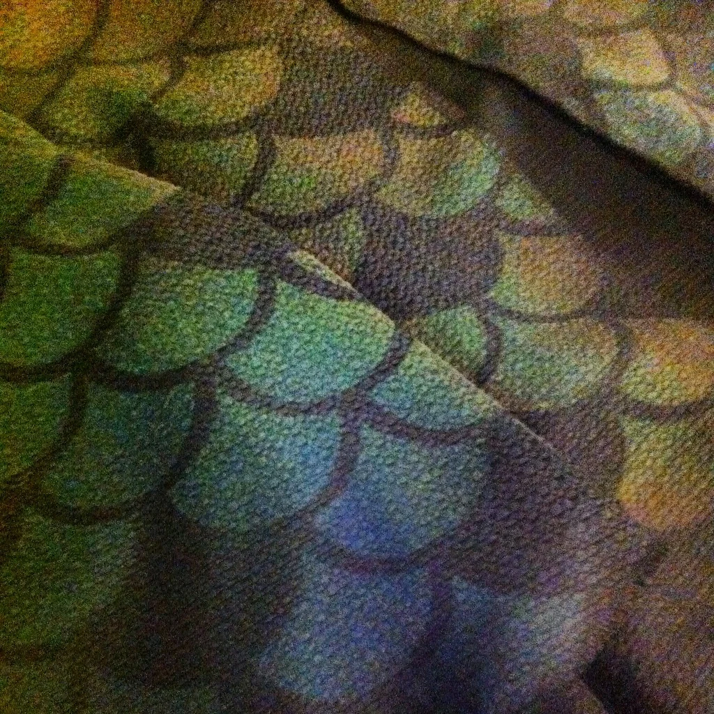  Print activated by body heat.&nbsp;  Thermochromatic Liquid Crystal pattern sprayed onto wool. &nbsp;&nbsp;&nbsp; 