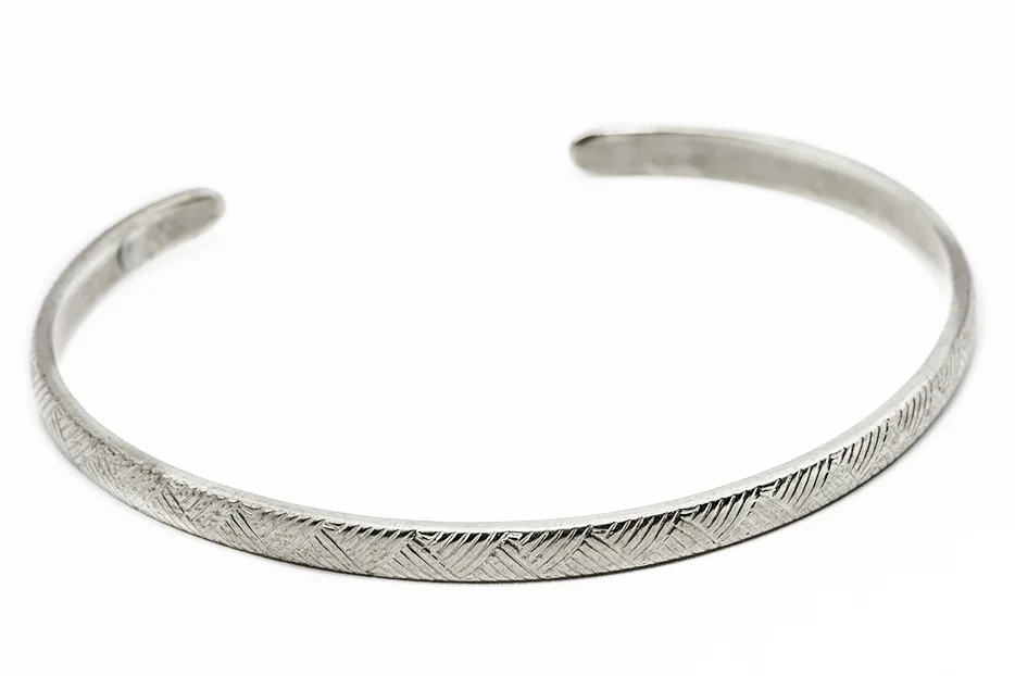 bracelet_SILVER_left_perspective.jpg