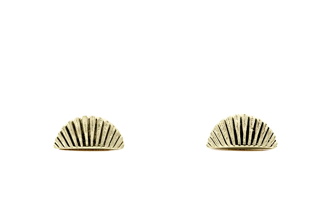 earings_shell_gold_front view_WEB.jpg