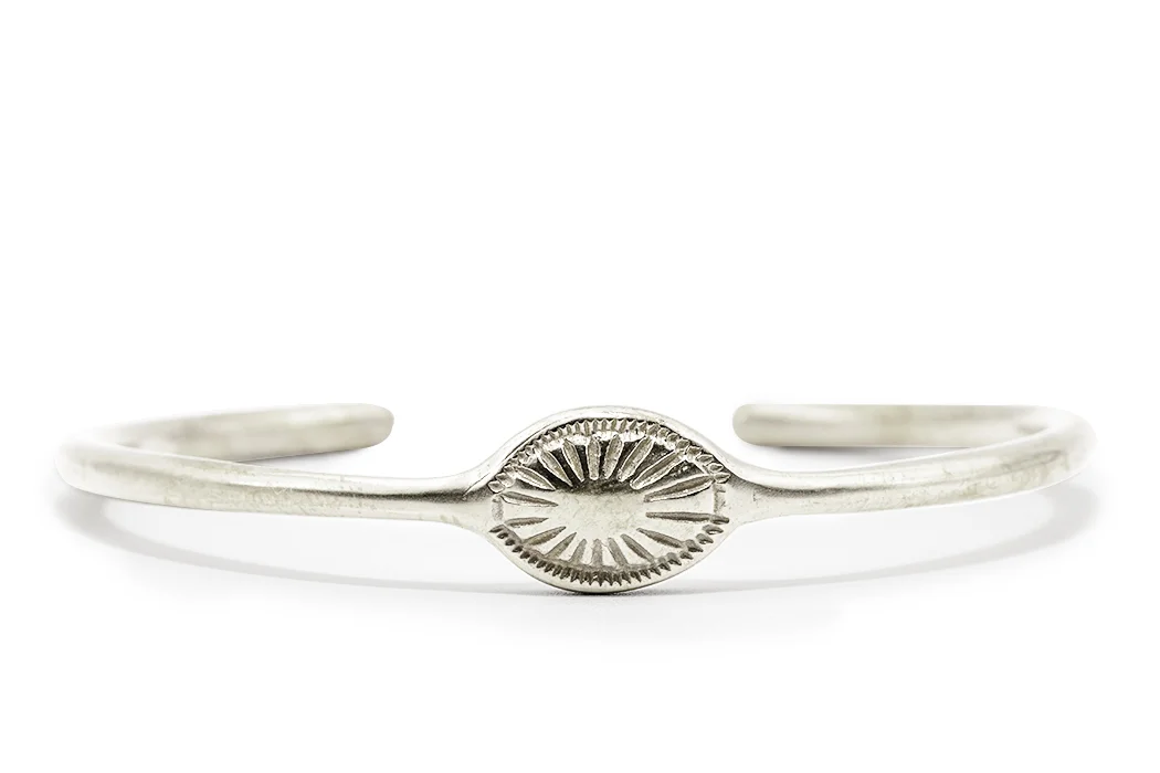 bracelet_SILVER_with_oval_front_WEB.jpg