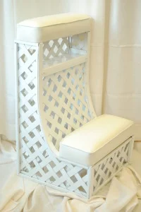 Kneeler - White Lattice
