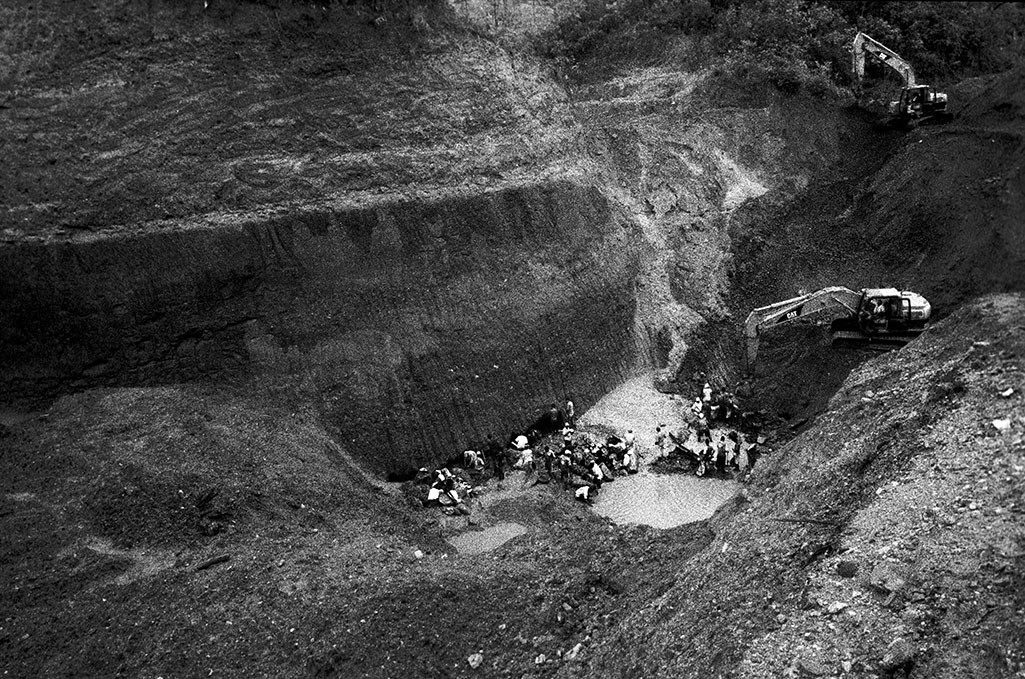  Views of artesanal mine, Zaragoza, Antioquia.&nbsp;The soaring price of gold has propelled an estimated 200,000 families in Colombia into a frantic and anarchic gold rush. 