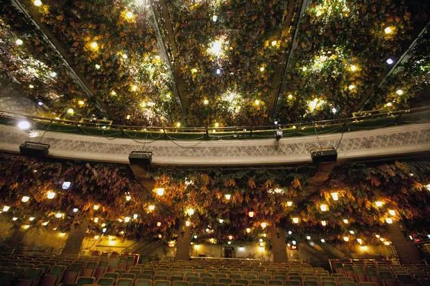 The Winter Garden Theatre - Ceiling Haic, Deborah. "In Pictures: The century-old Elgin and Winter Garden Theatre." The Globe and Mail, 3 Oct. 2013. www.theglobeandmail.com/news/toronto/in-pictures-elgin-and-winter-garden-theatre/article14677367/