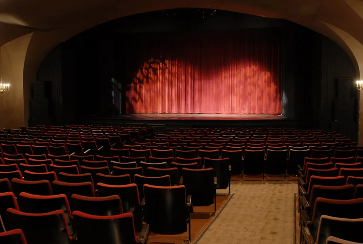 Hart House Theatre Stage, circa 2013. “Theatre Rentals.” Hart House , University of Toronto, 2013 harthouse.ca/theatre-rentals/