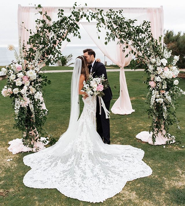 Pics coming in hot from my summer weddings 😻 these two just melt my ❤️ shot by the amaze @vtylerphotos #everaftermcmaster