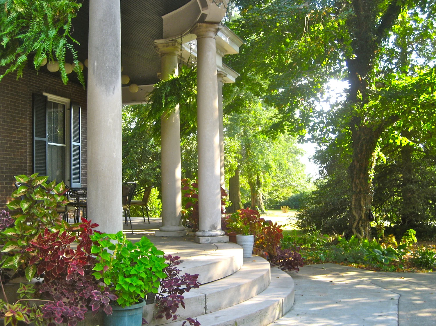 Holly Hill Inn