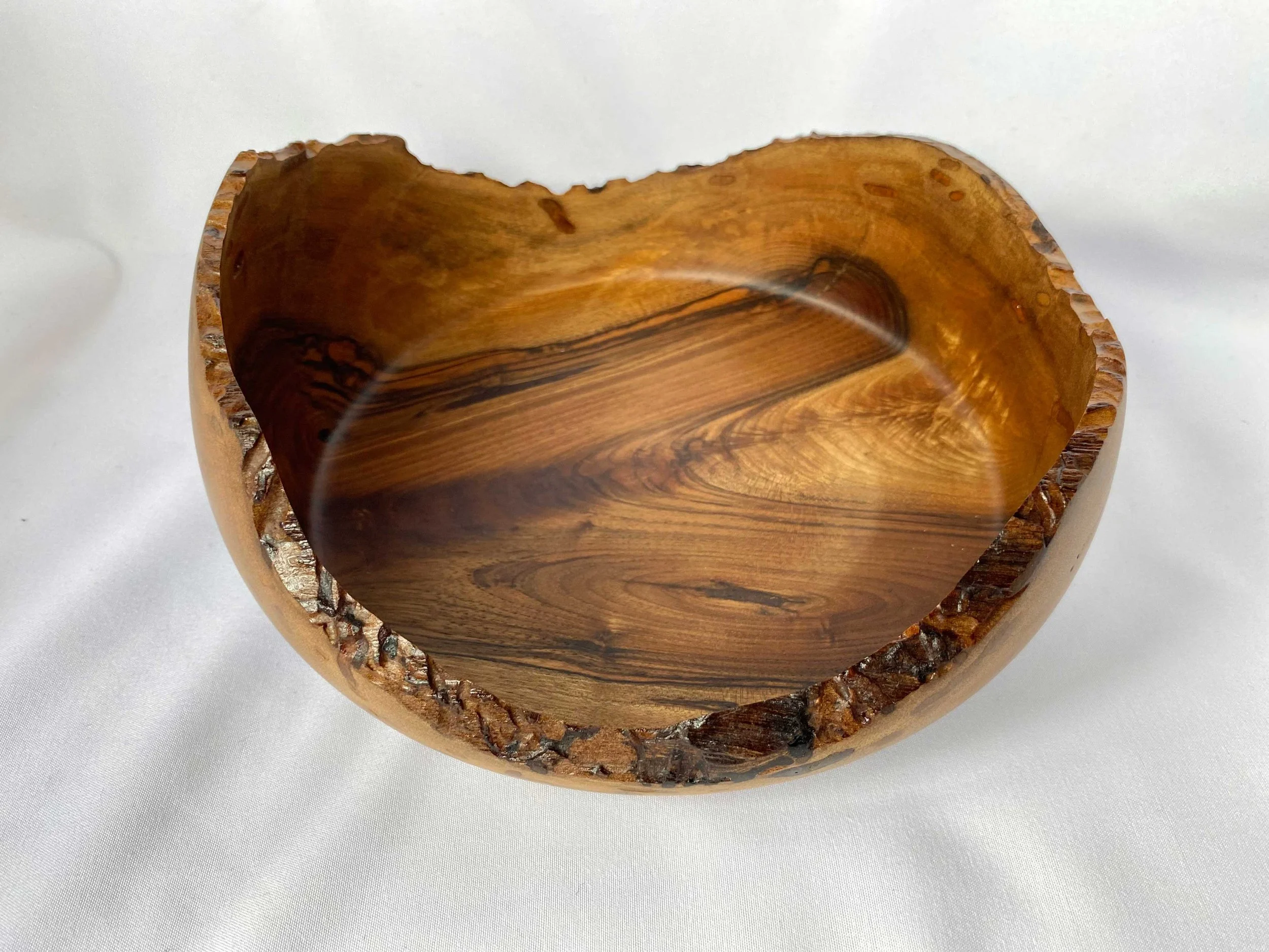 Heins_Walnut-Nat-Edge-Bowl-WEB.jpg