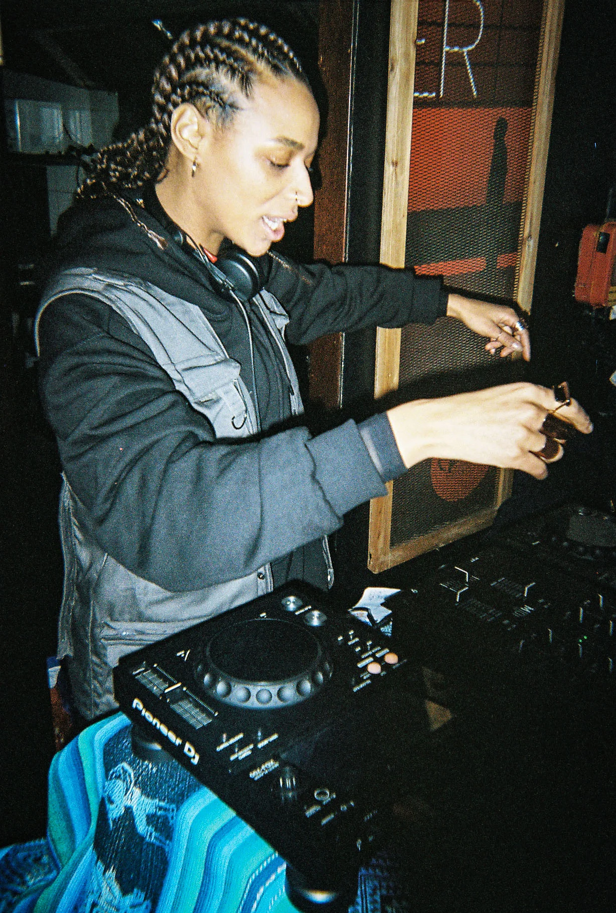 R1-09011-035Abis.jpg