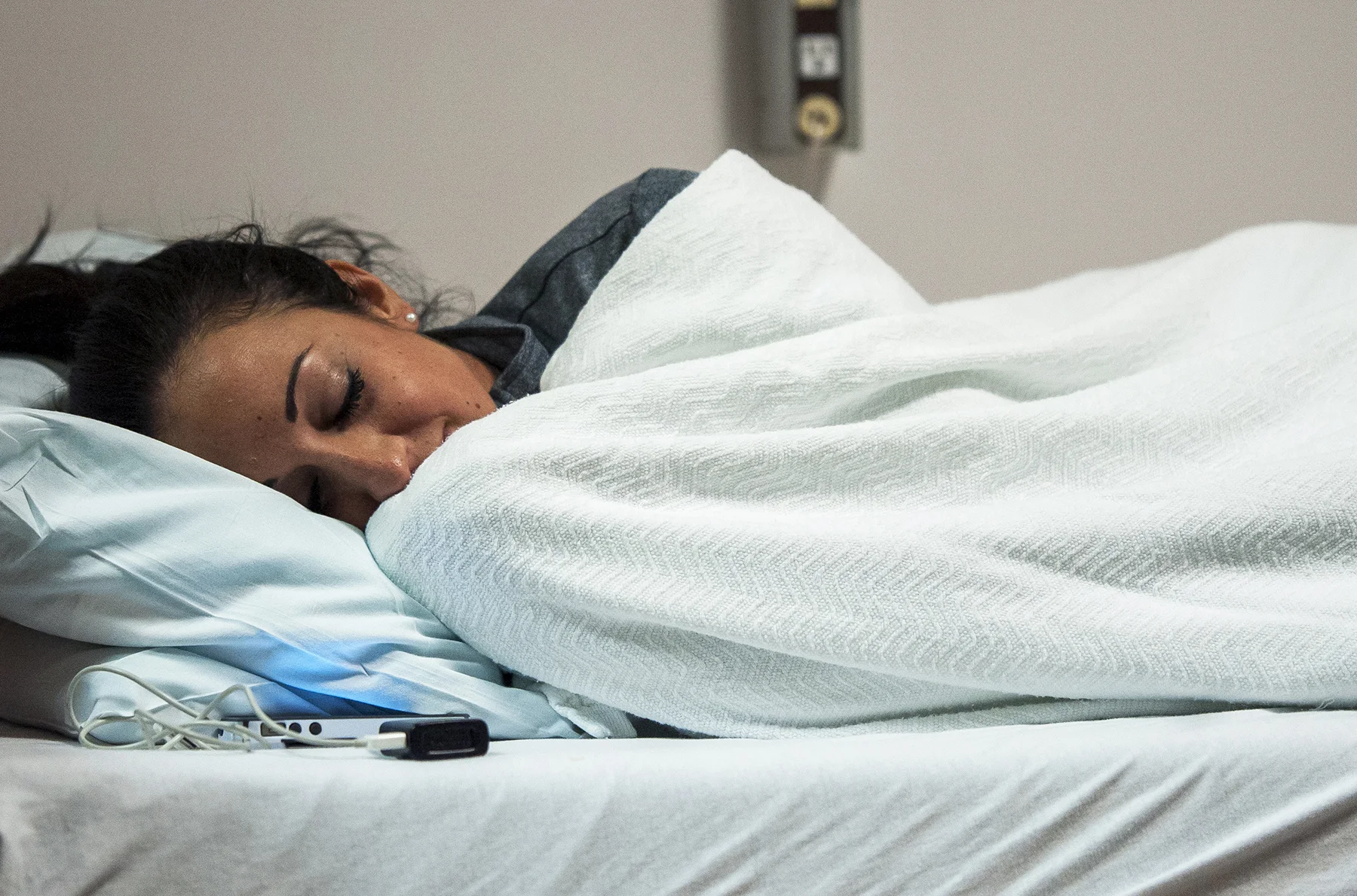 Dr. Andria Berry finally gets a moment to sleep at 2:00 am after a grueling 20 hour work day. Though she is sleeping, if anything problematic occurs, Dr. Berry may be called at any point in the night. On average, residents sleep no more than 5 hours