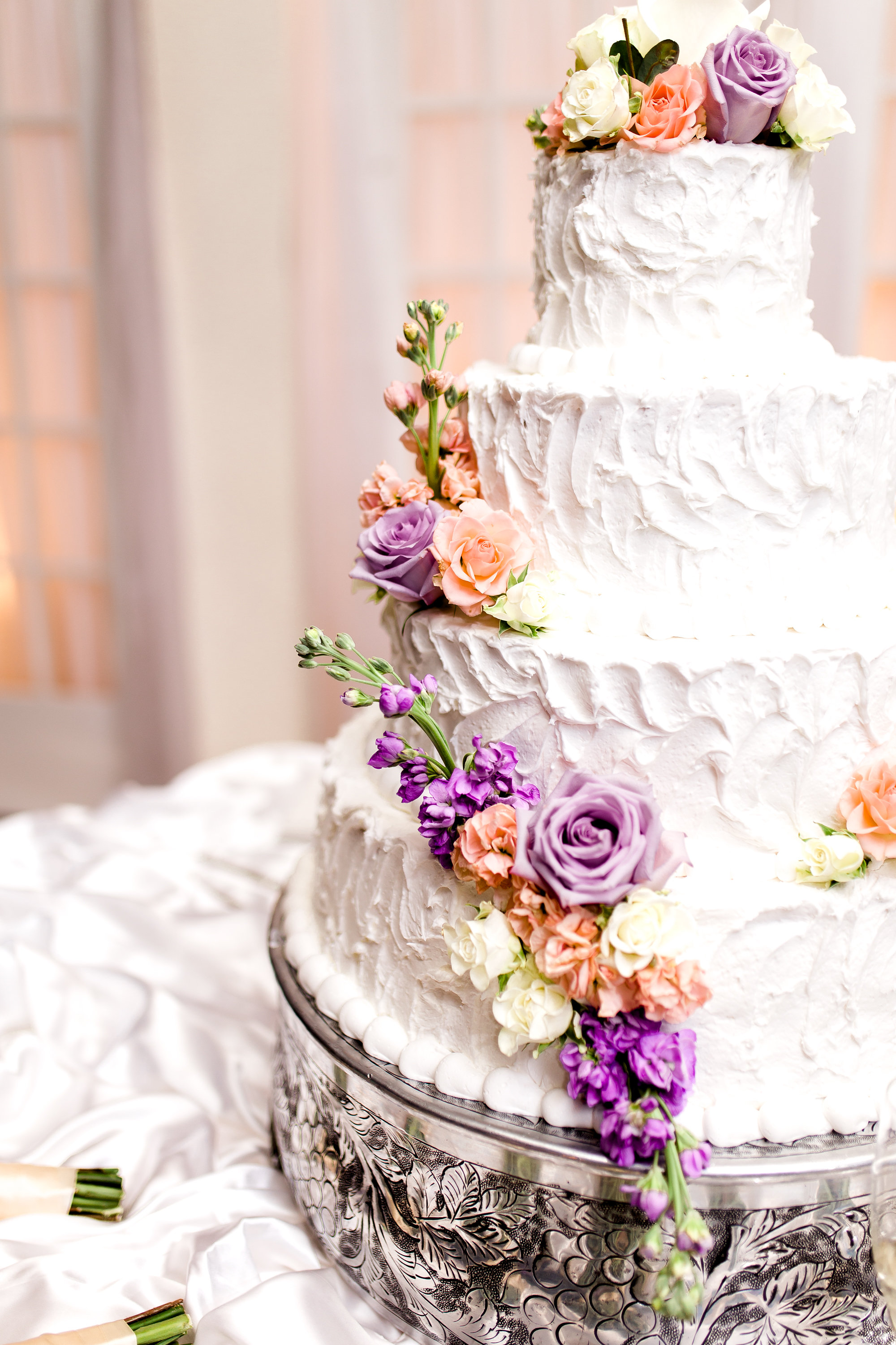 My, oh, my, this cake is gorgeous! Look at those colors. Stunning! Photo by Kaylie Nicole Photography