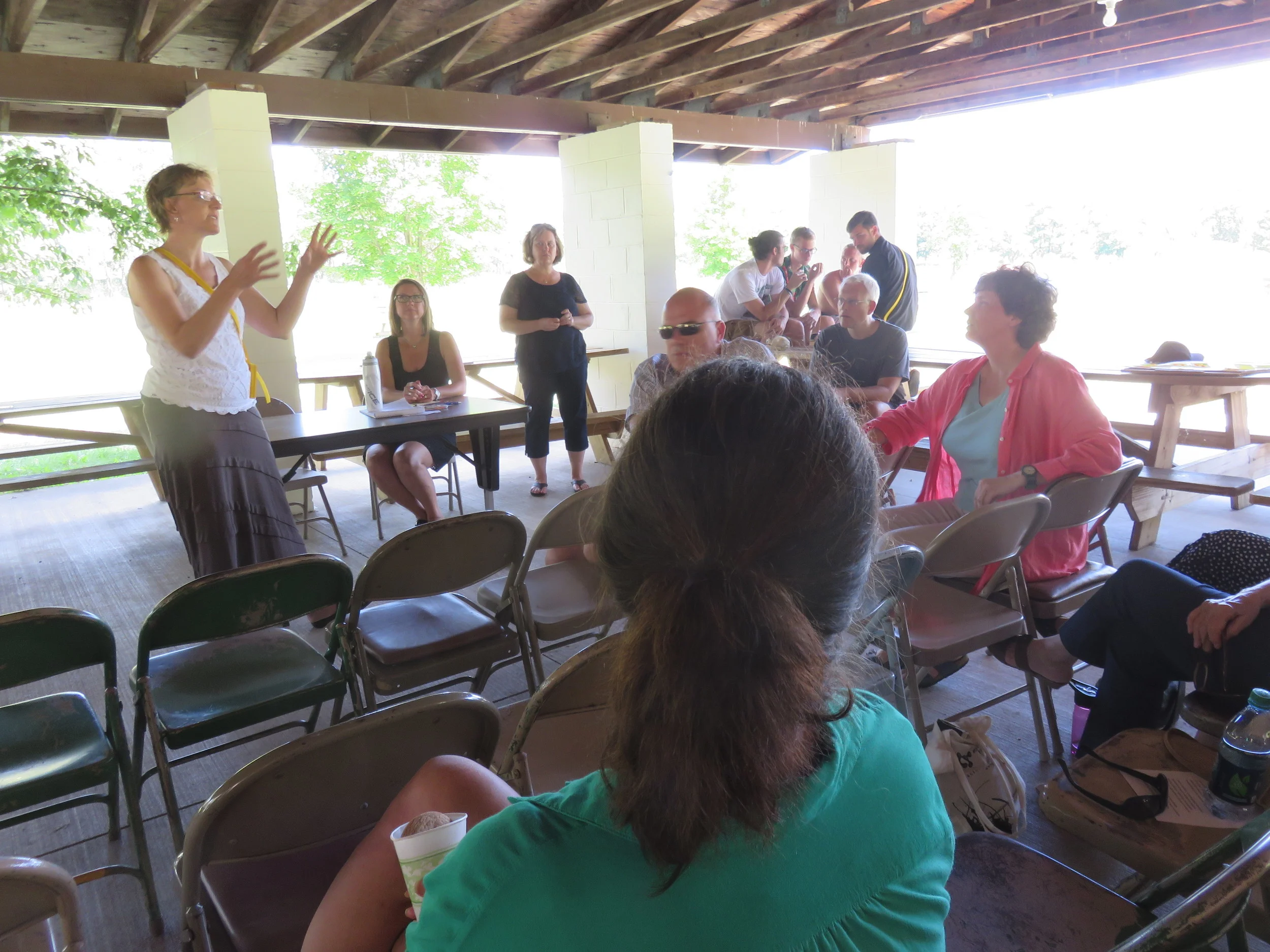 Sendraugių at-kų Centro valdyba pasiskirstė pareigomis