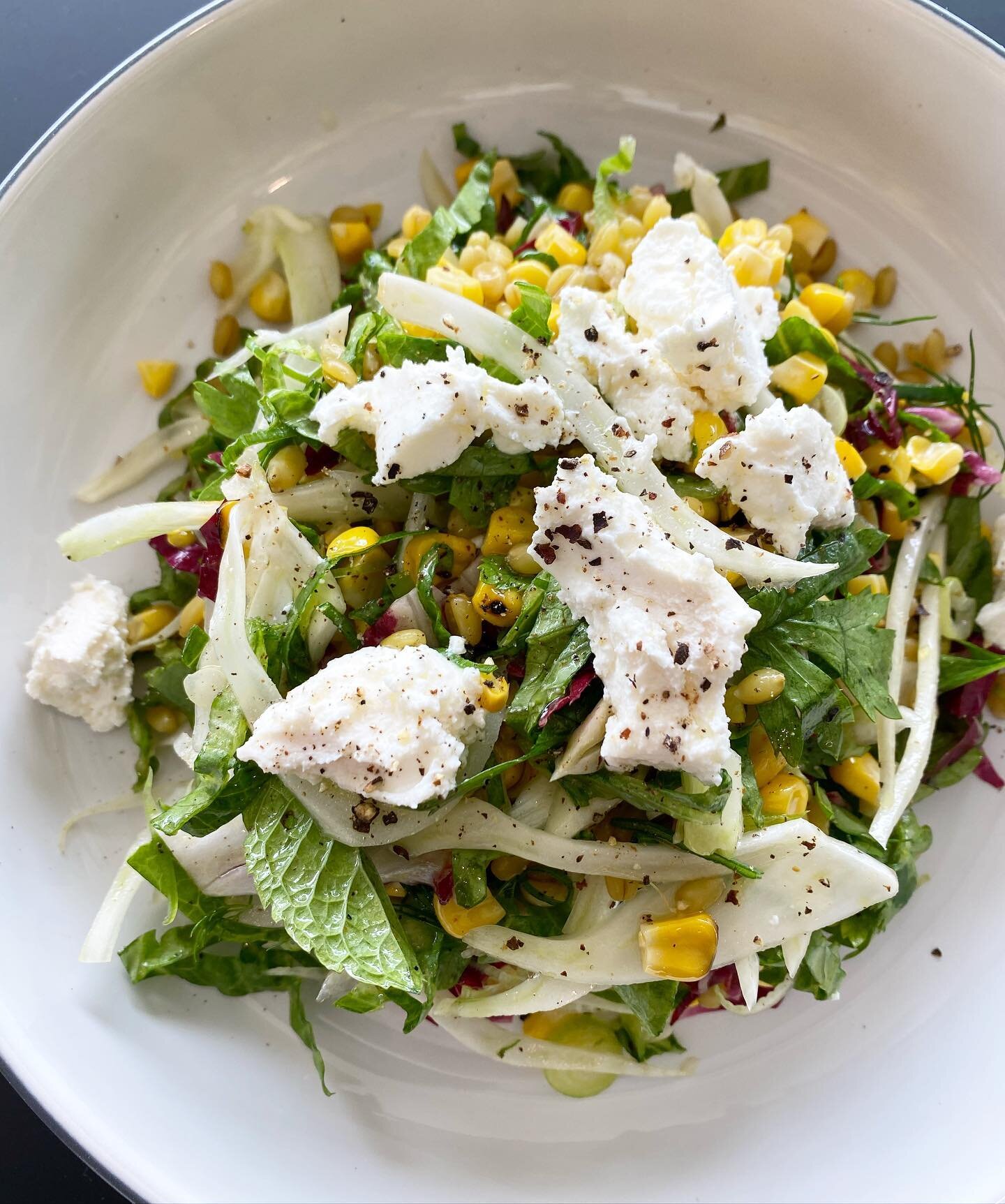 GRAIN SALAD - Corn, fennel, farro, herbs, feta, lettuce &amp; spring onion 🌿 

On the menu all this week! Dine in or takeaway.