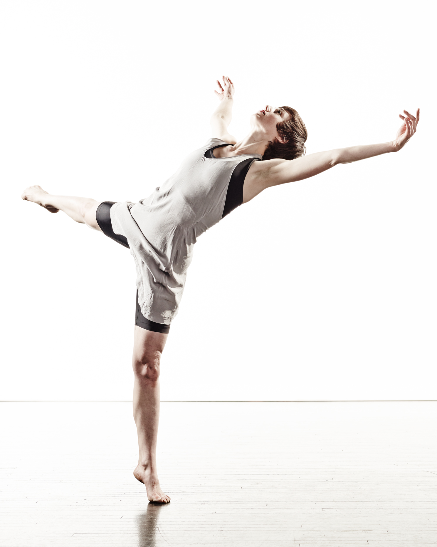 Ririe-Woodbury Derek Israelsen 003 Female Dancer