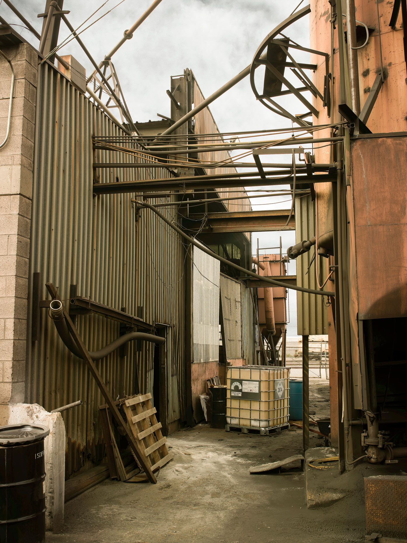 Projects-Editorial-Photography-Derek-Israelsen-004-Alley-way.jpg