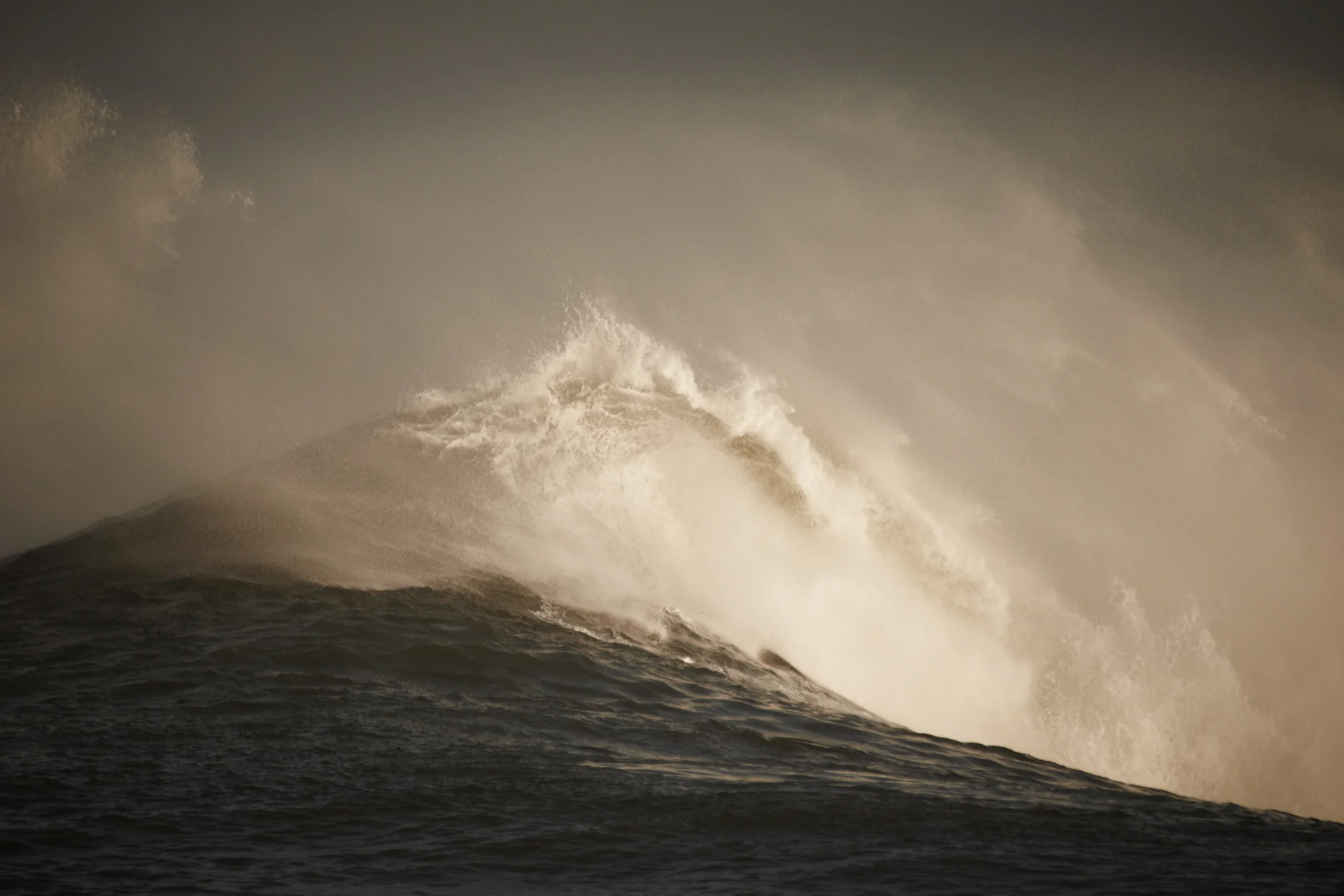 Projects Action Photography Derek Israelsen 003 Massive Swell