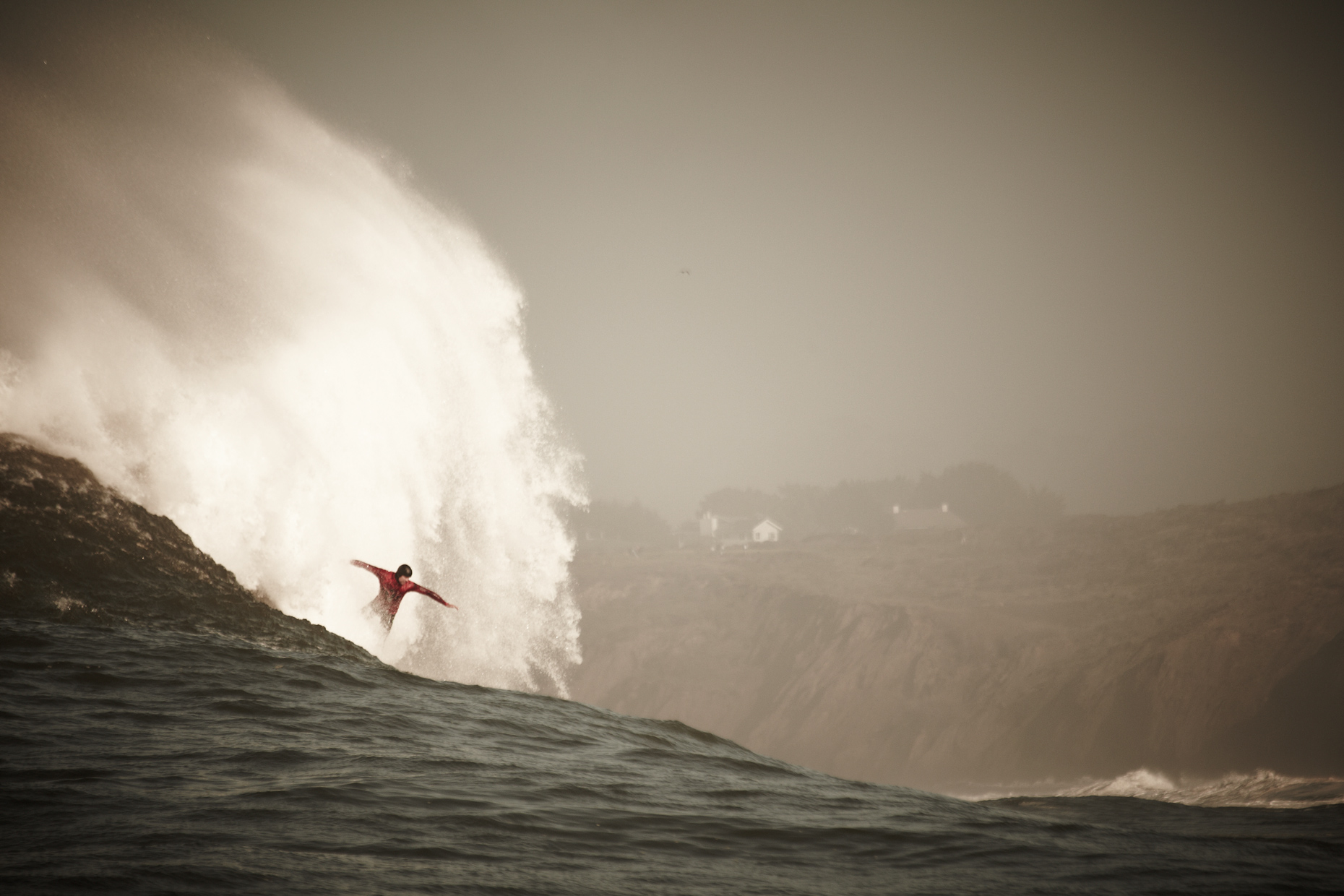 Projects_Action_Photography_Derek_Israelsen_008_Surfing_The_Wave.jpg