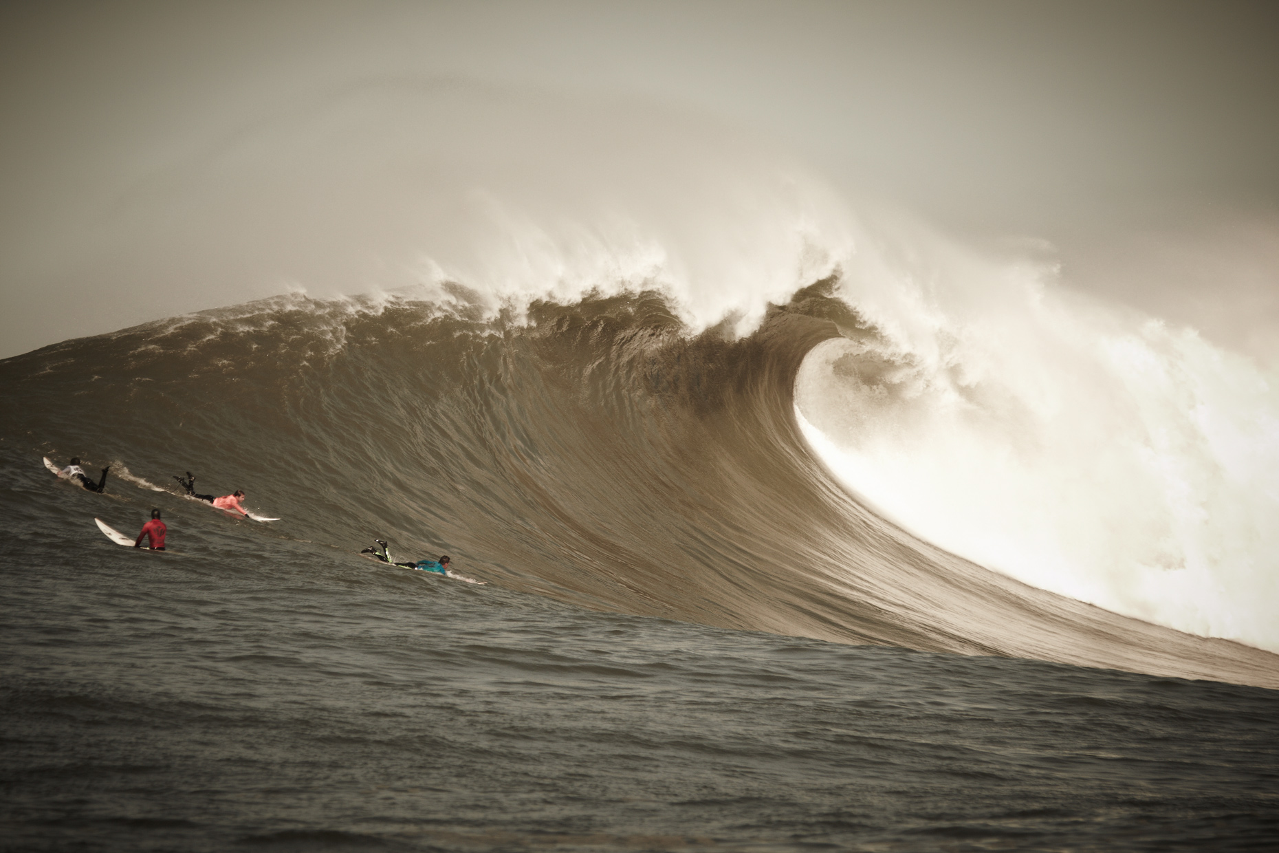 Projects_Action_Photography_Derek_Israelsen_016_Surfers_All_Together.jpg