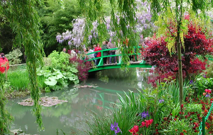 giverny guests.jpg