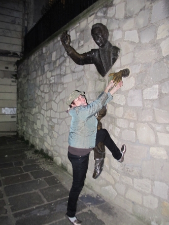 That's me, greeting a friendly Montmartre local. This sculpture by Jean Marais, Le Passe-Muraille (the Passer-Through-Walls) is based on the eponymous story by Marcel Aymé.