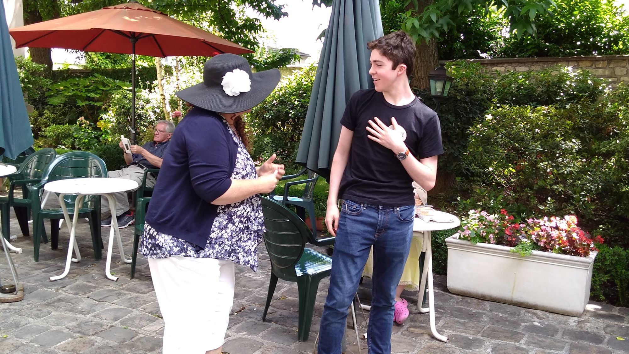 Mother/son reunion in the garden of our hotel, part I.