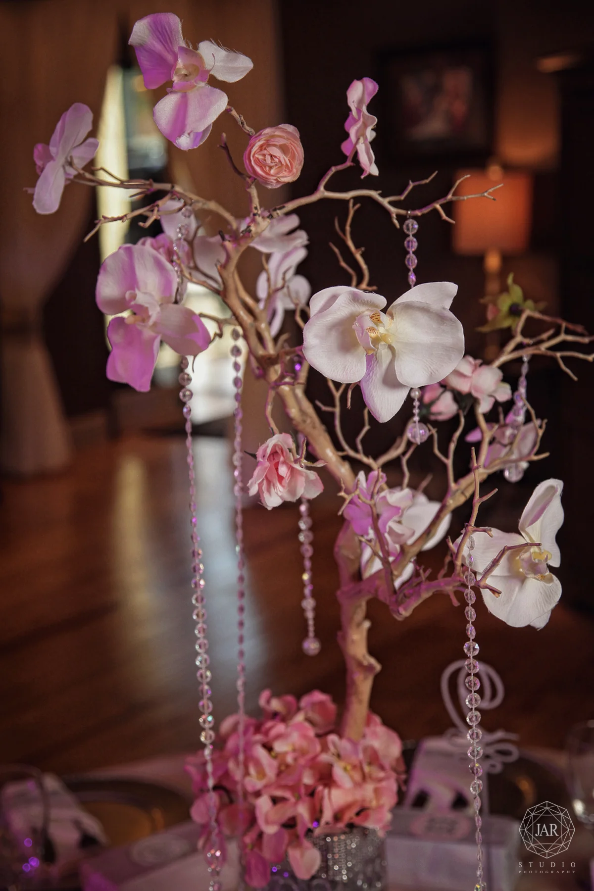17-wedding-flower-center-pieces-gorgeous-jarstudio-photography.JPG
