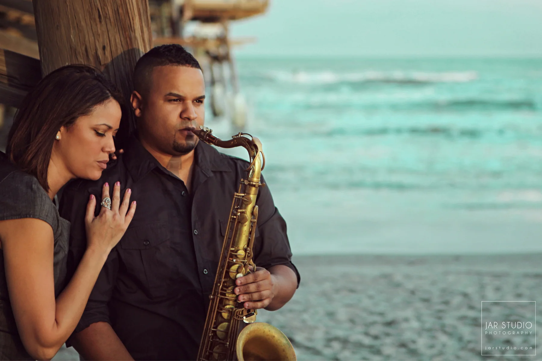 05-romantic-engagement-cocoa-beach-by-jar-studio.JPG