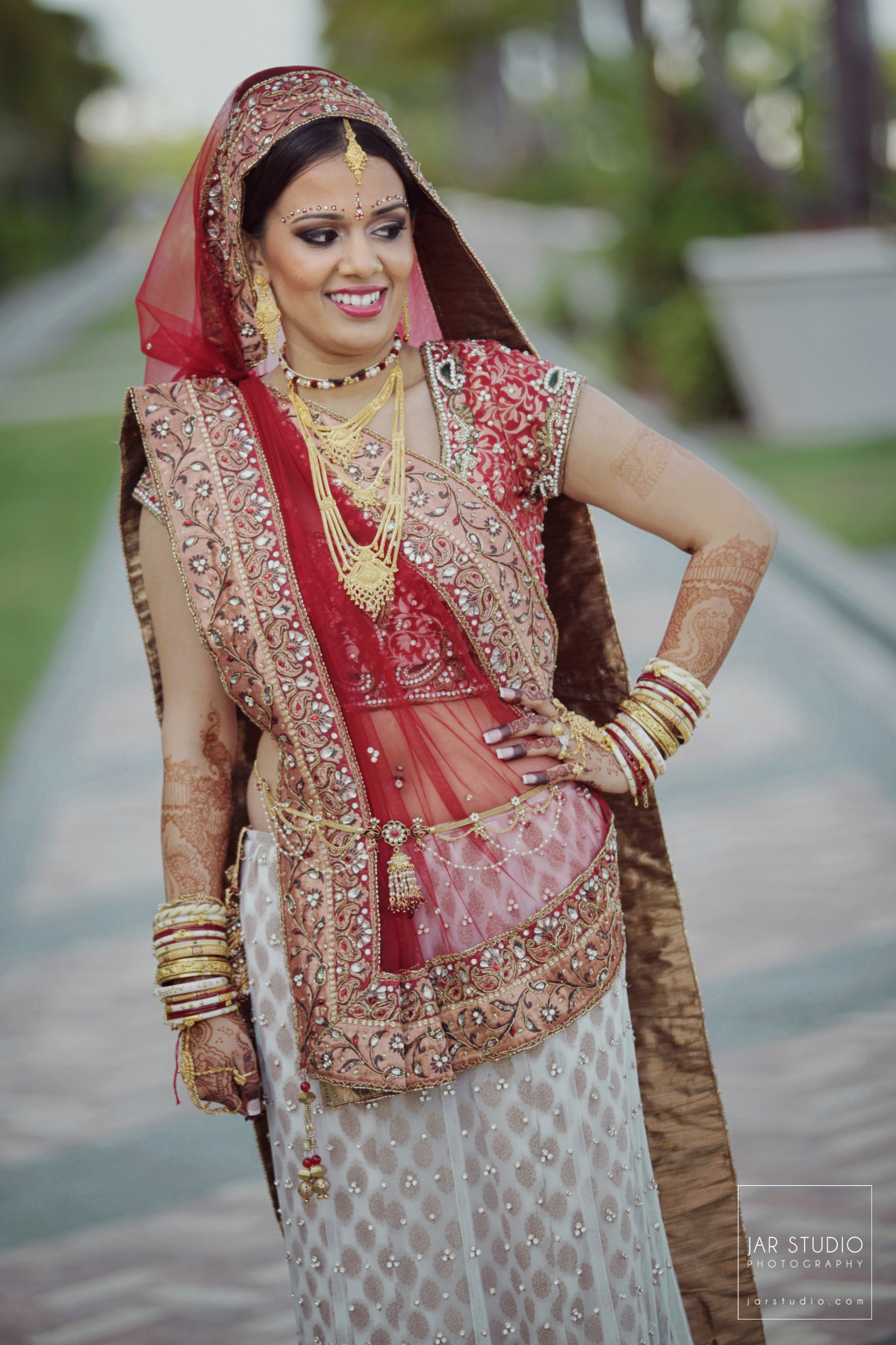 19-bride-saree-jarstudio-indian-weddings-photography-orlando-fl.JPG