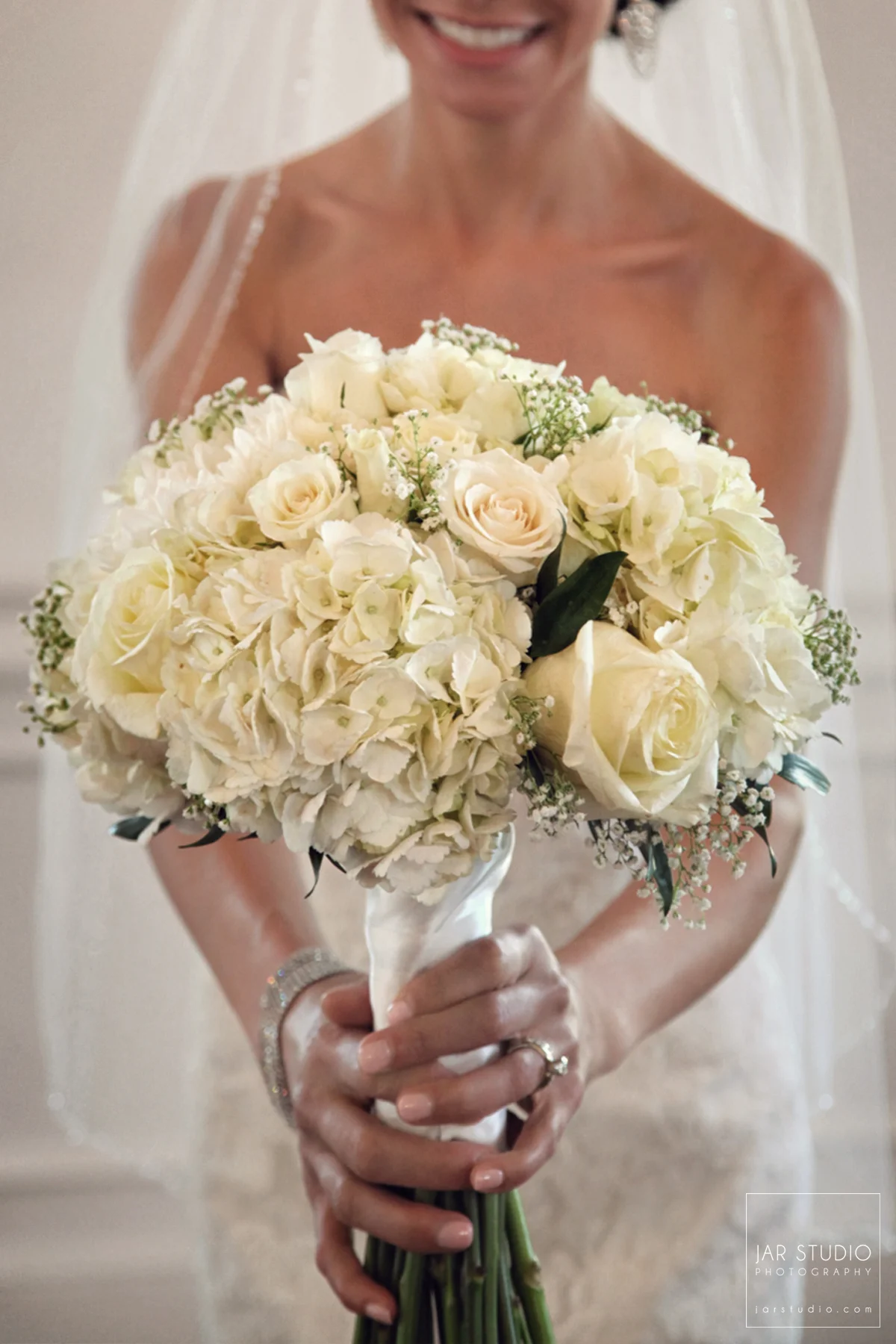 06-stylish-bridal-bouquet-jarstudio-photography.JPG