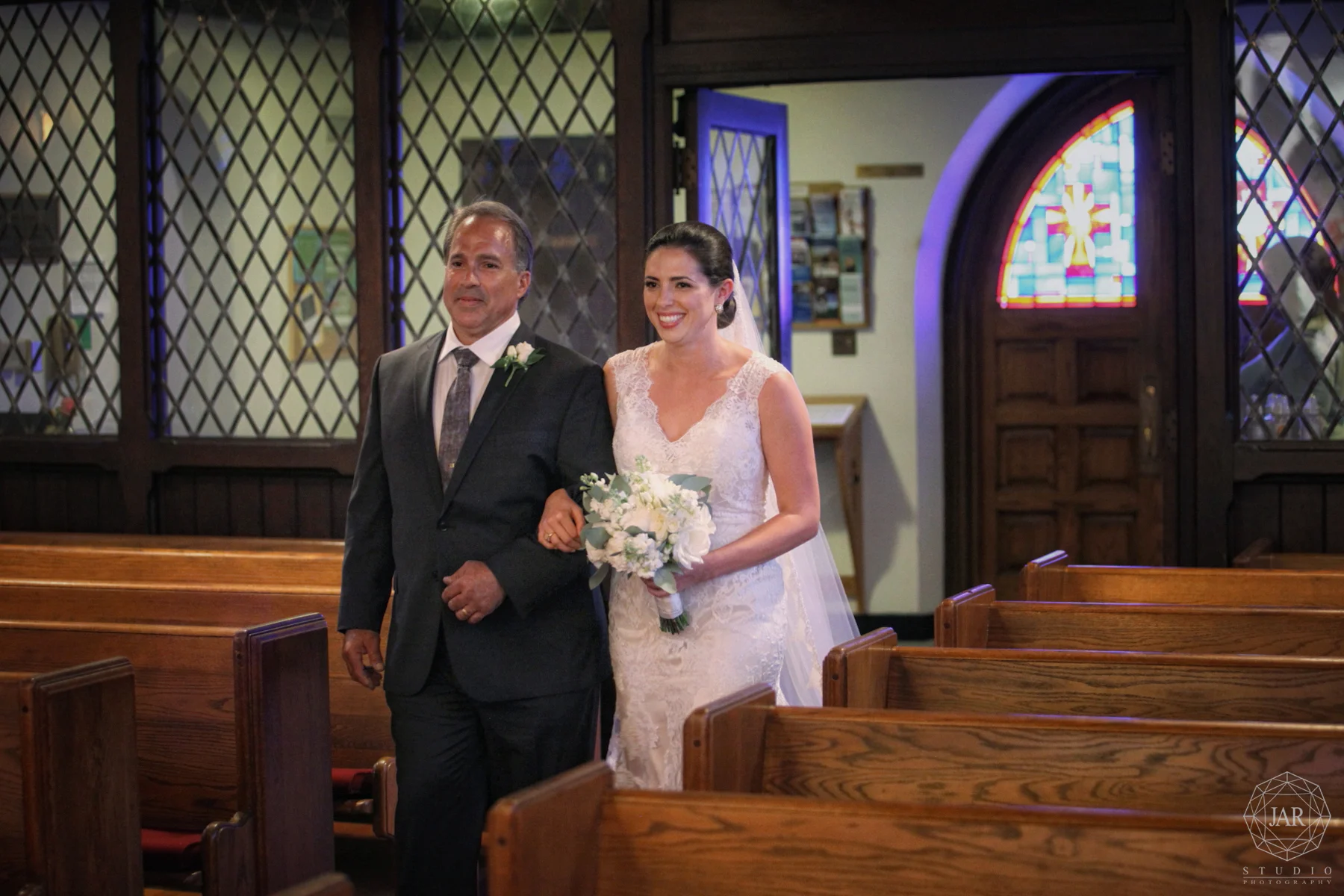 17-father-walking-bride-down-the-aisle-getting-married-happines-photography-jarstudio.JPG