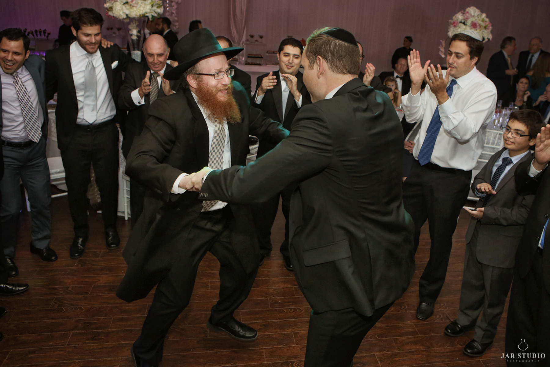 30-horah-dance-rabbi-wedding-photography-jarstudio.JPG
