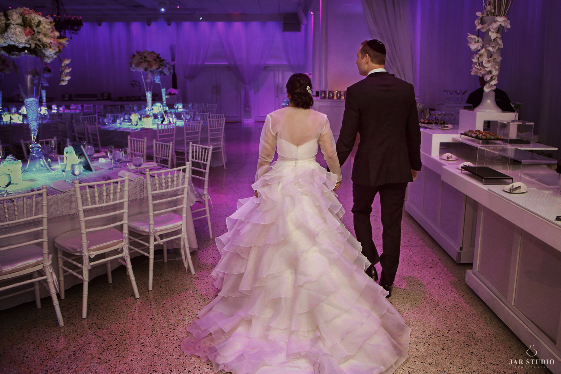 38-bride-groom-fun-reception-orlando-venue-jarstudio.JPG