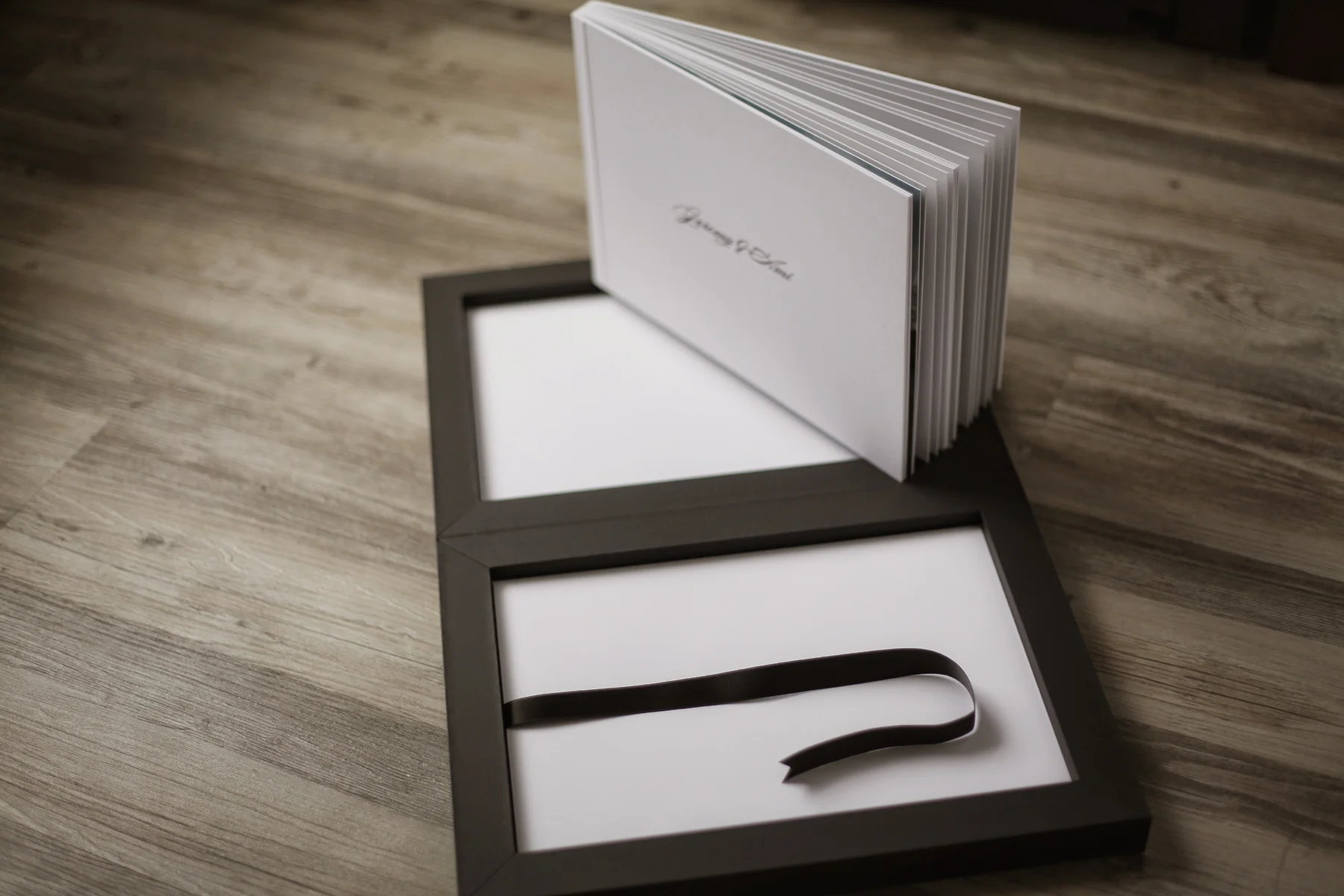 20-jarstudio-orlando-wedding-photographer-modern-artistic-albums.jpg