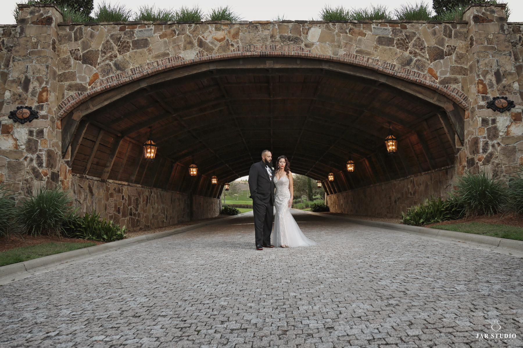 20-bella-collina-bridge-real-day-wedding-jarstudio.jpg