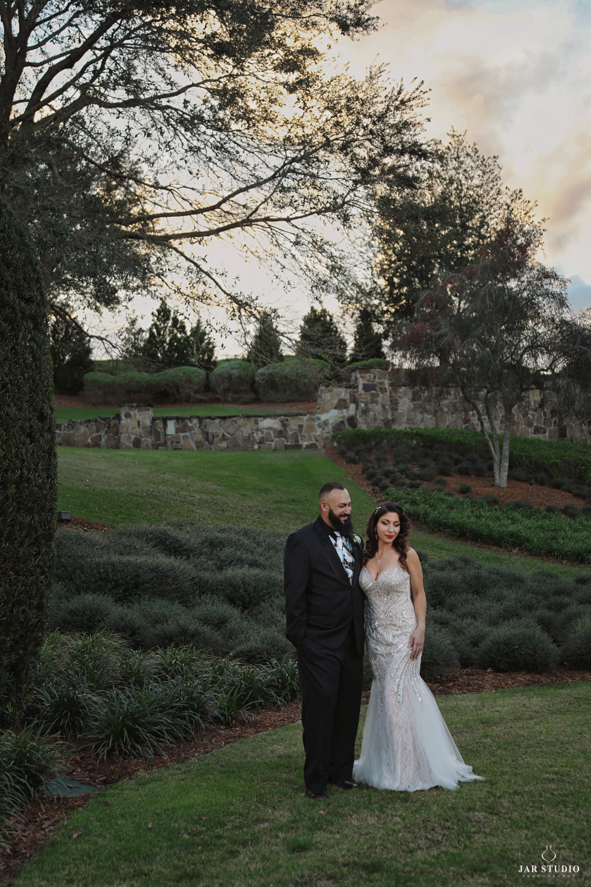 22-stylish-bride-groom-jarstudio-photography.jpg